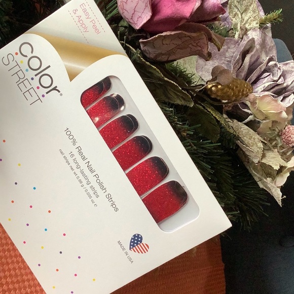 Color Street Nails🩸Bloody Gorgeous! - Picture 5 of 5